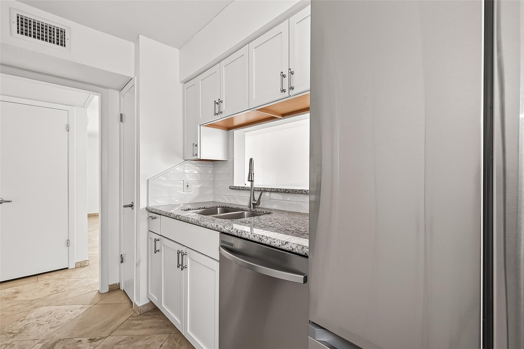 3303 W Greenridge Drive - Photo 19