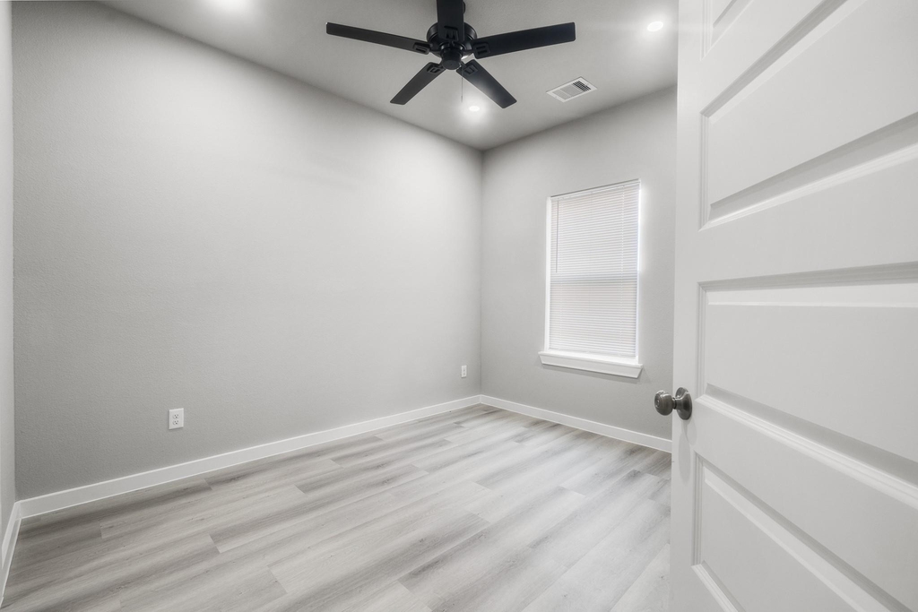 8153 Tate Street - Photo 2