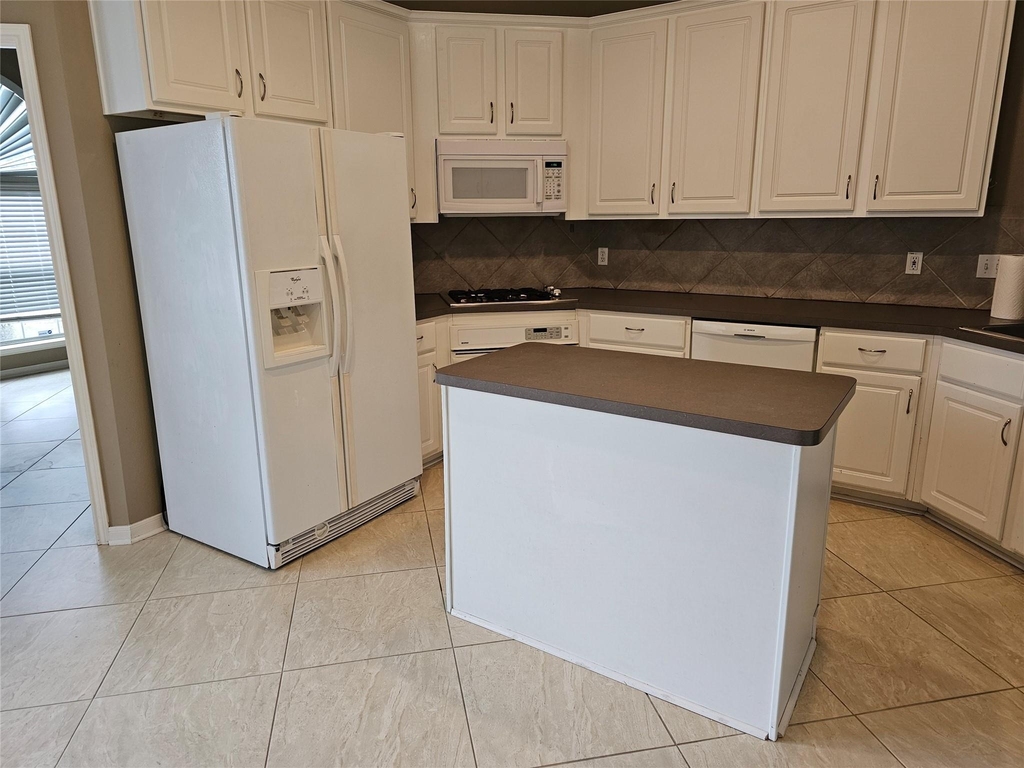 27182 Kings Manor Drive S - Photo 15