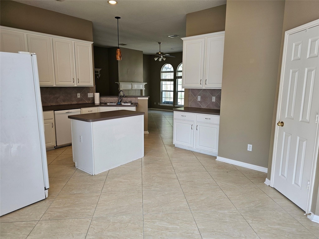 27182 Kings Manor Drive S - Photo 14