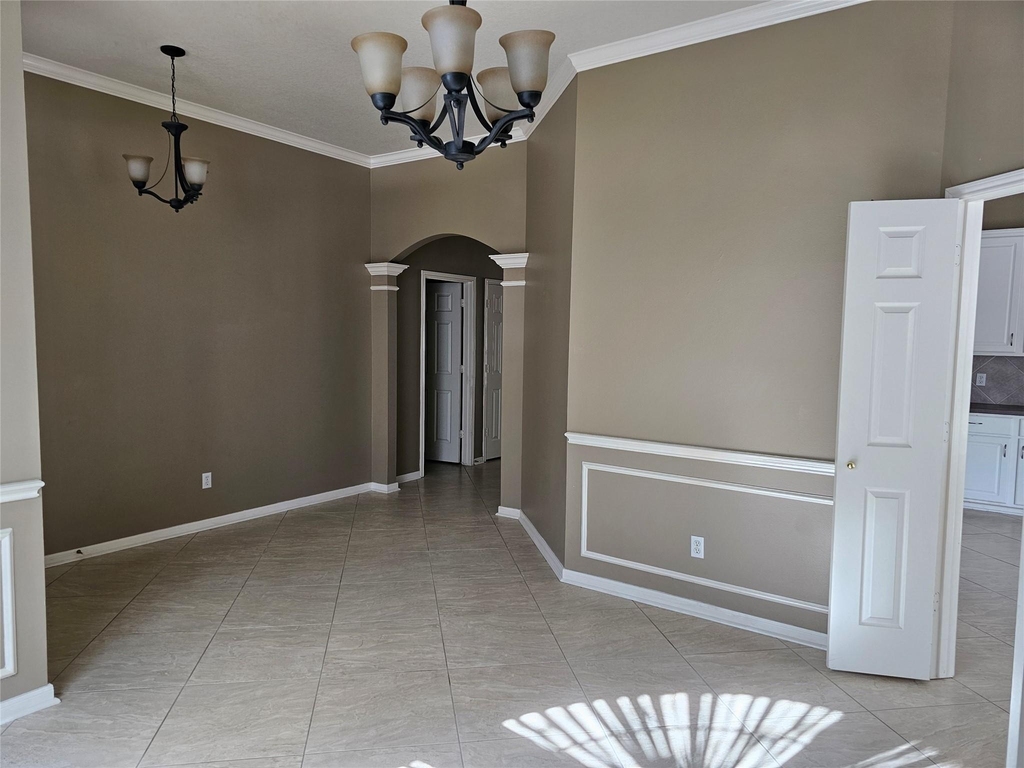 27182 Kings Manor Drive S - Photo 5