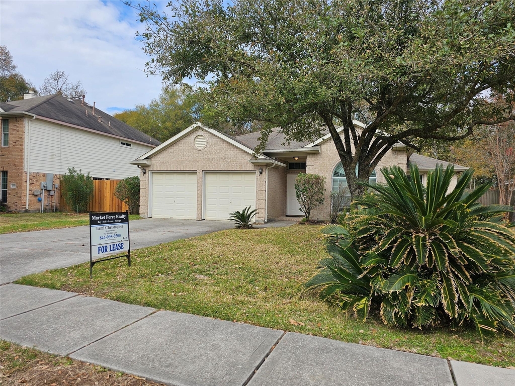27182 Kings Manor Drive S - Photo 1