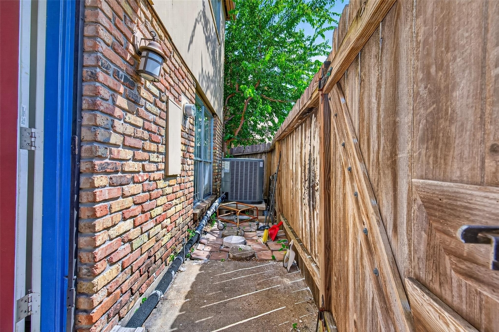 3303 W Greenridge Drive - Photo 5