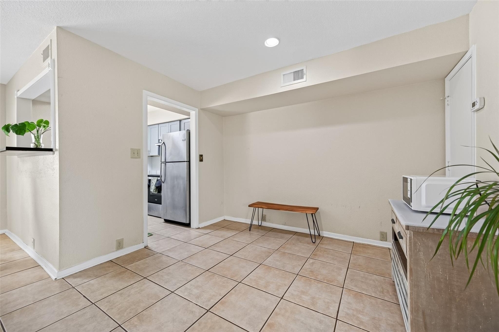 3303 W Greenridge Drive - Photo 14
