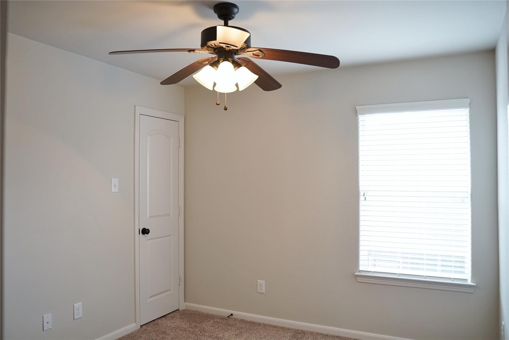 10507 Willow Park Green - Photo 10