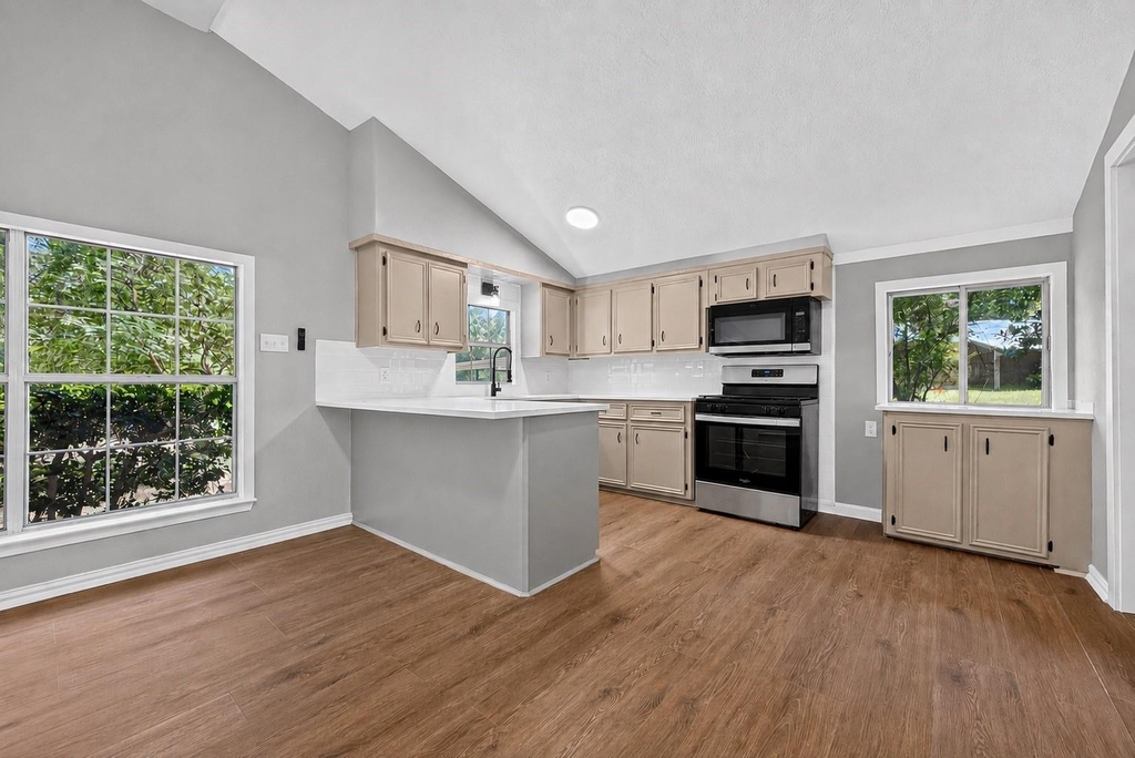 5693 Cessna Drive - Photo 9