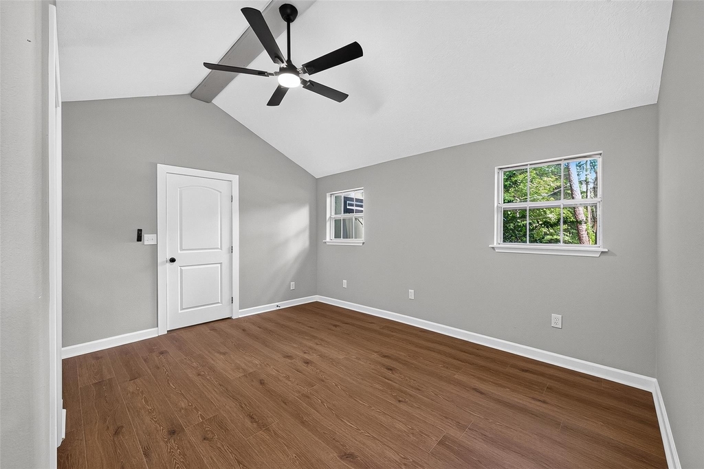 5693 Cessna Drive - Photo 21