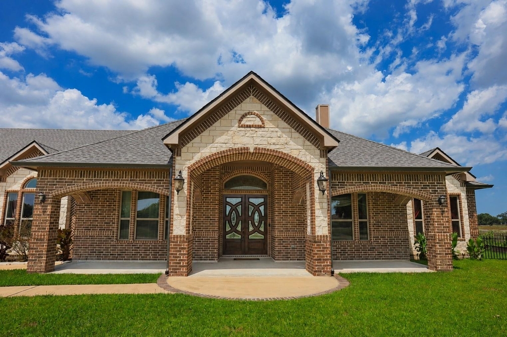 527 Lily Lane - Photo 1