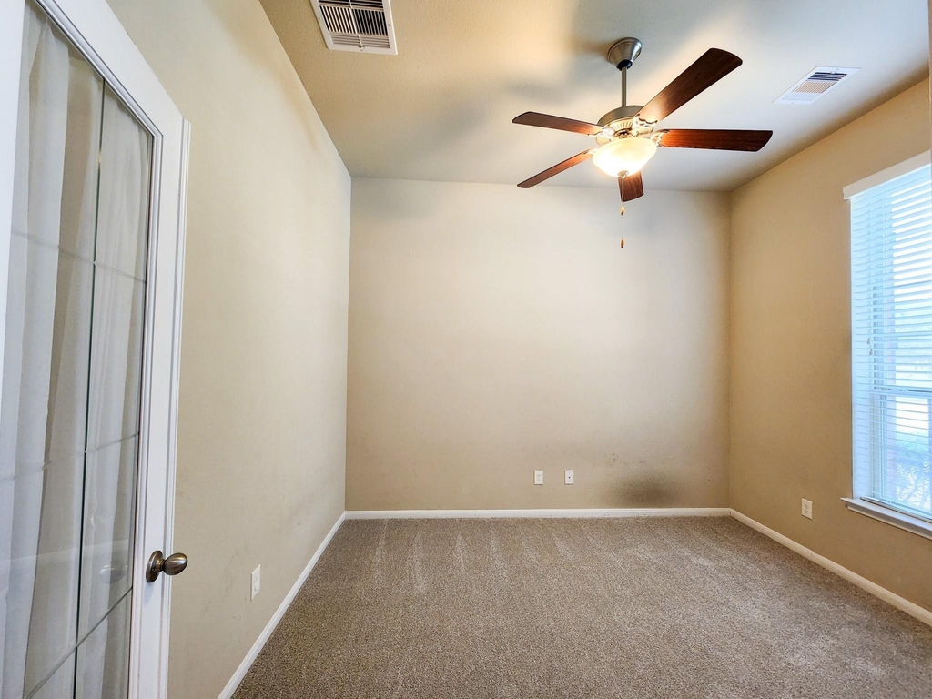911 Daffodil View Court - Photo 4