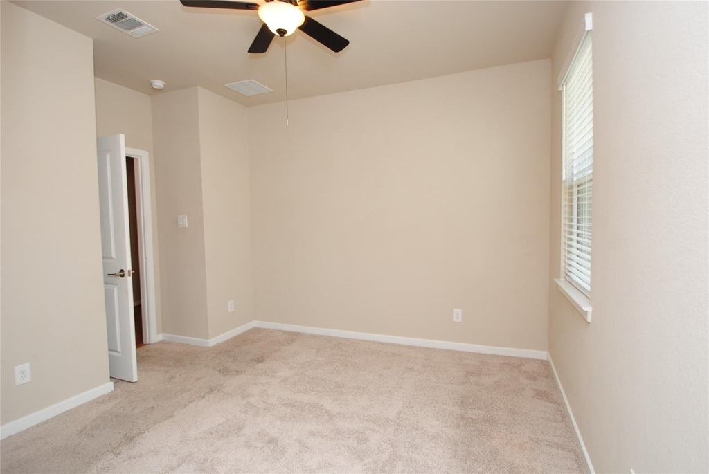 8326 Oakland Heights Lane - Photo 13