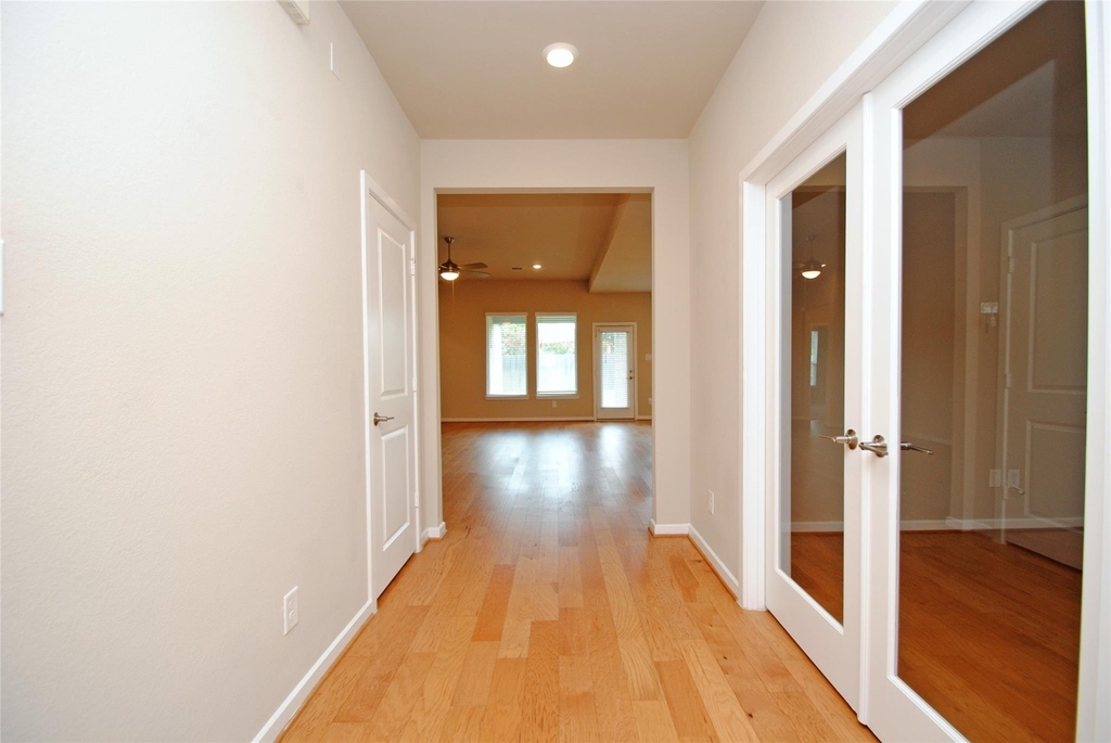 8326 Oakland Heights Lane - Photo 12