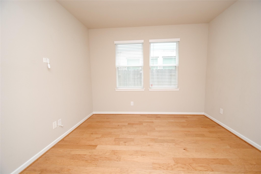 8326 Oakland Heights Lane - Photo 16