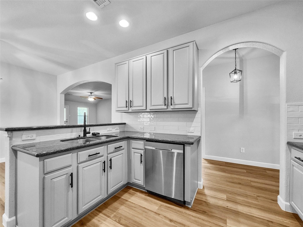 922 Fife Dr, - Photo 1