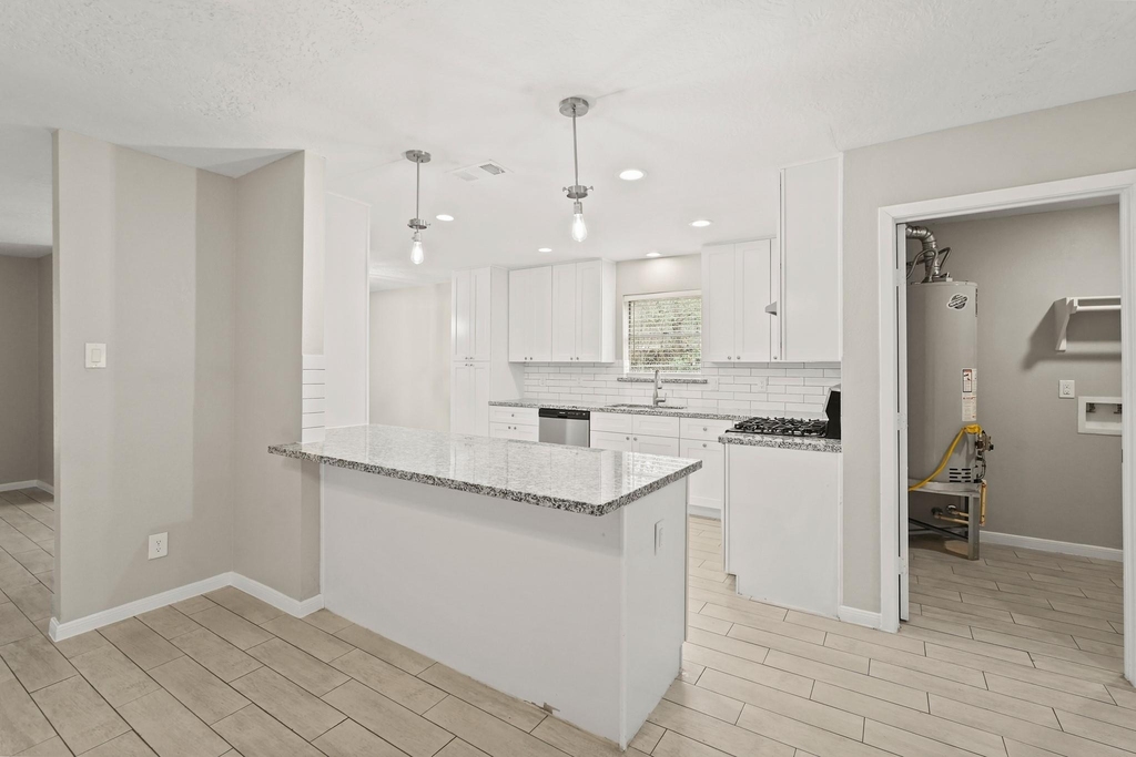 105 Navajo Street - Photo 13