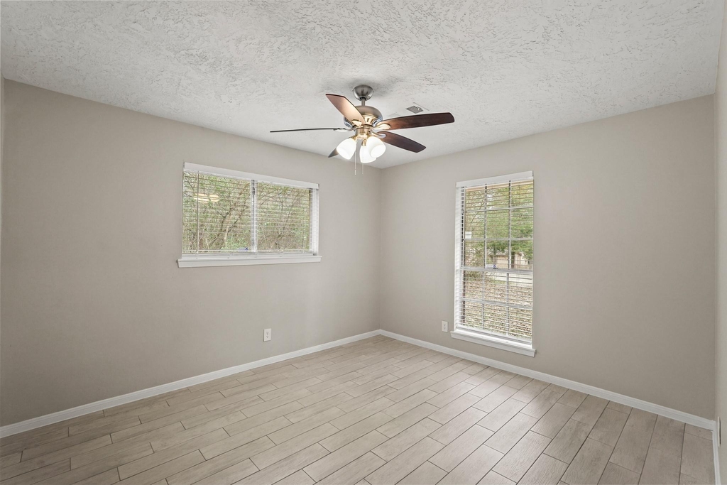105 Navajo Street - Photo 3