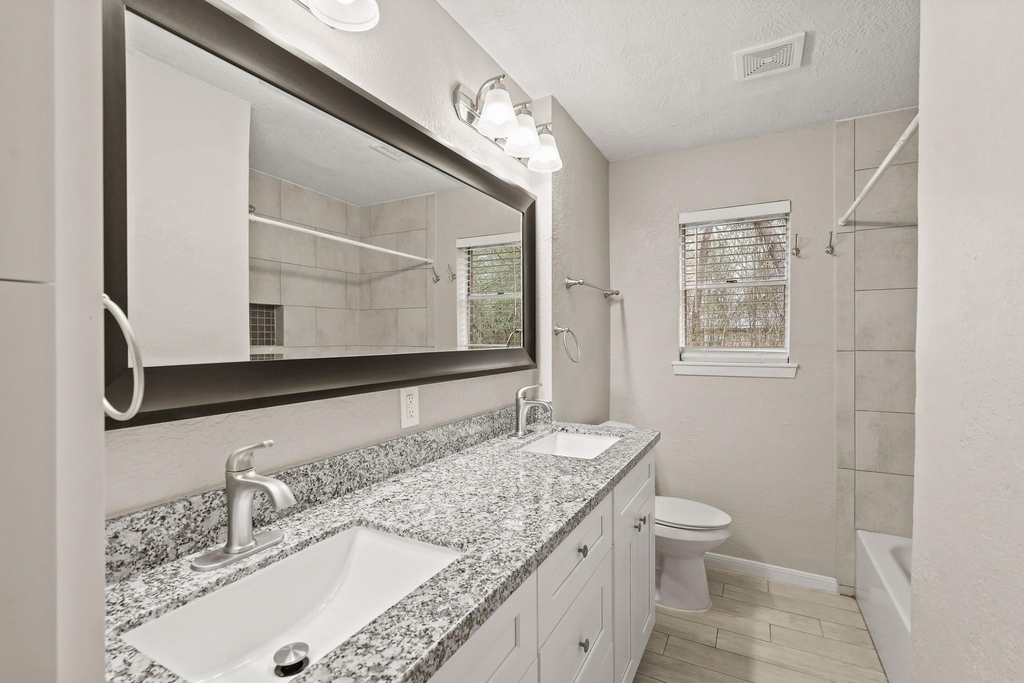 105 Navajo Street - Photo 4