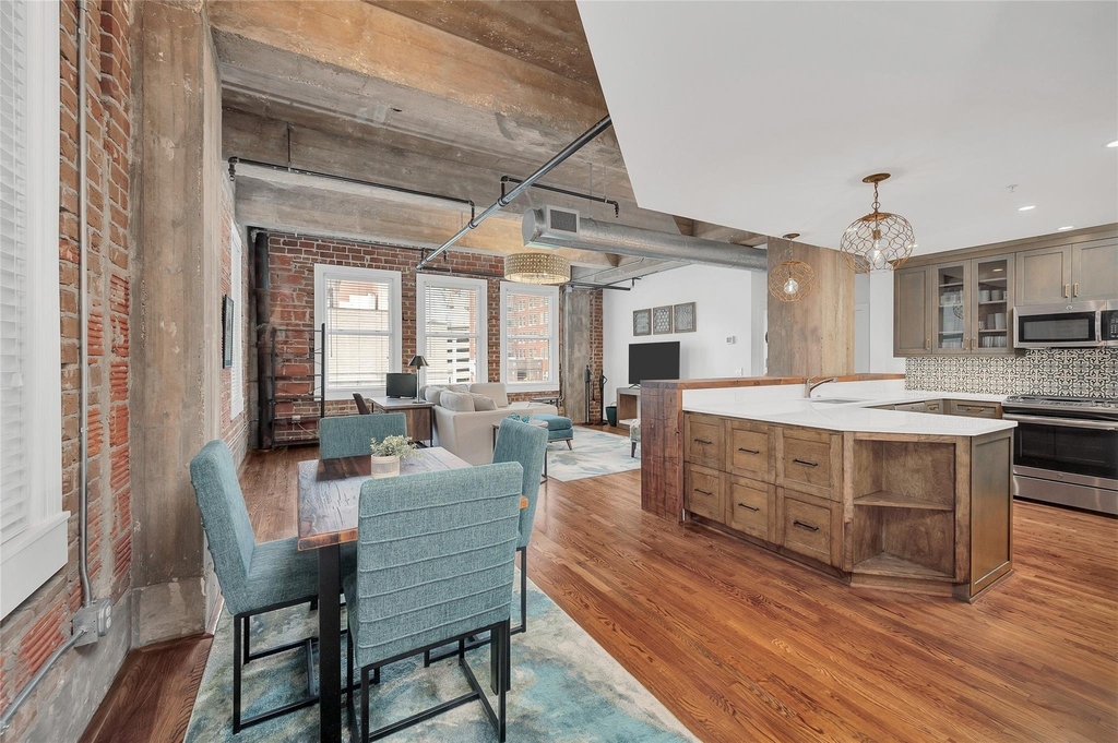 204 Travis Street - Photo 0