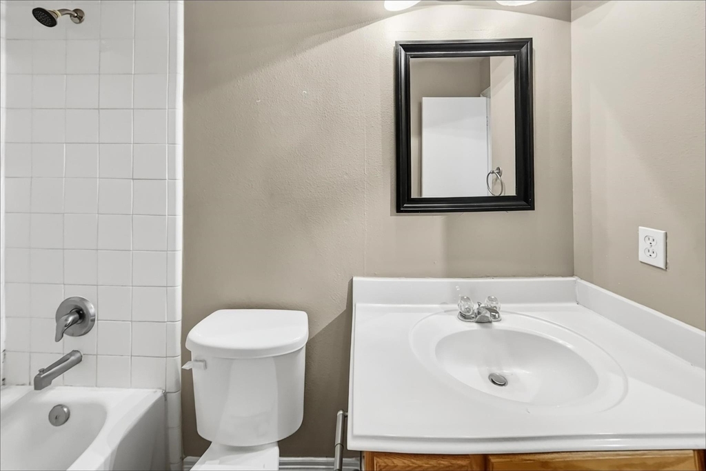 5010 Deerpath Drive - Photo 14