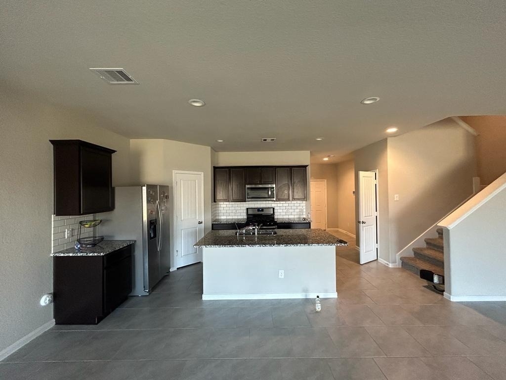 3207 Sumac Drive - Photo 2