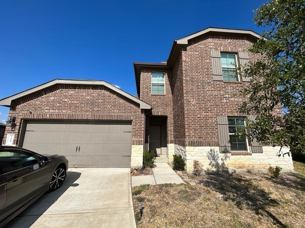 3207 Sumac Drive - Photo 1