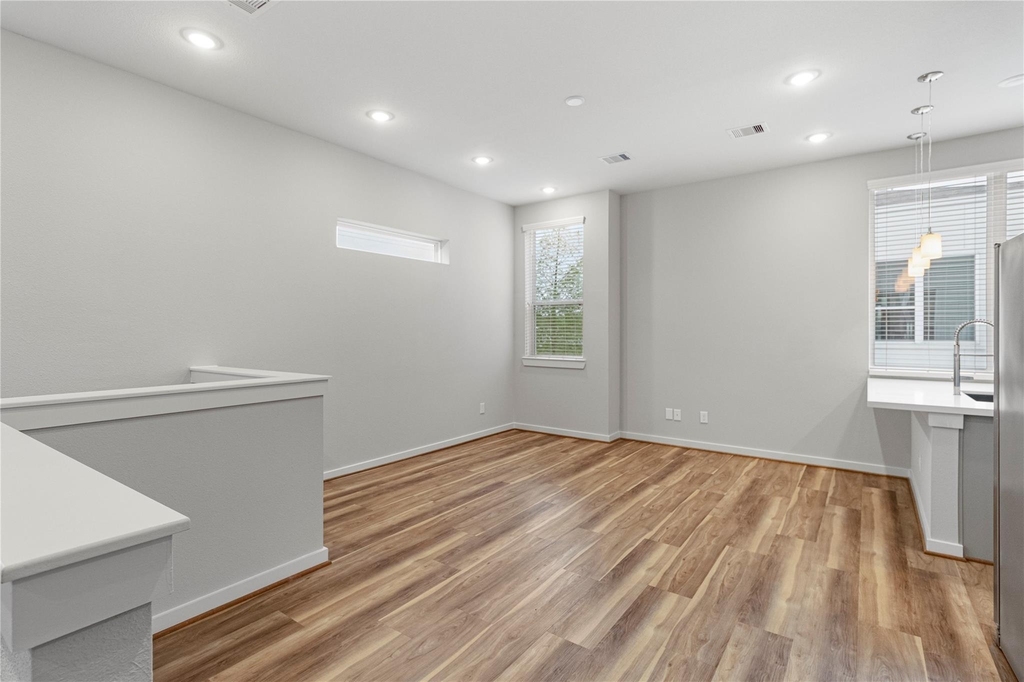 606 Thornton Road - Photo 7