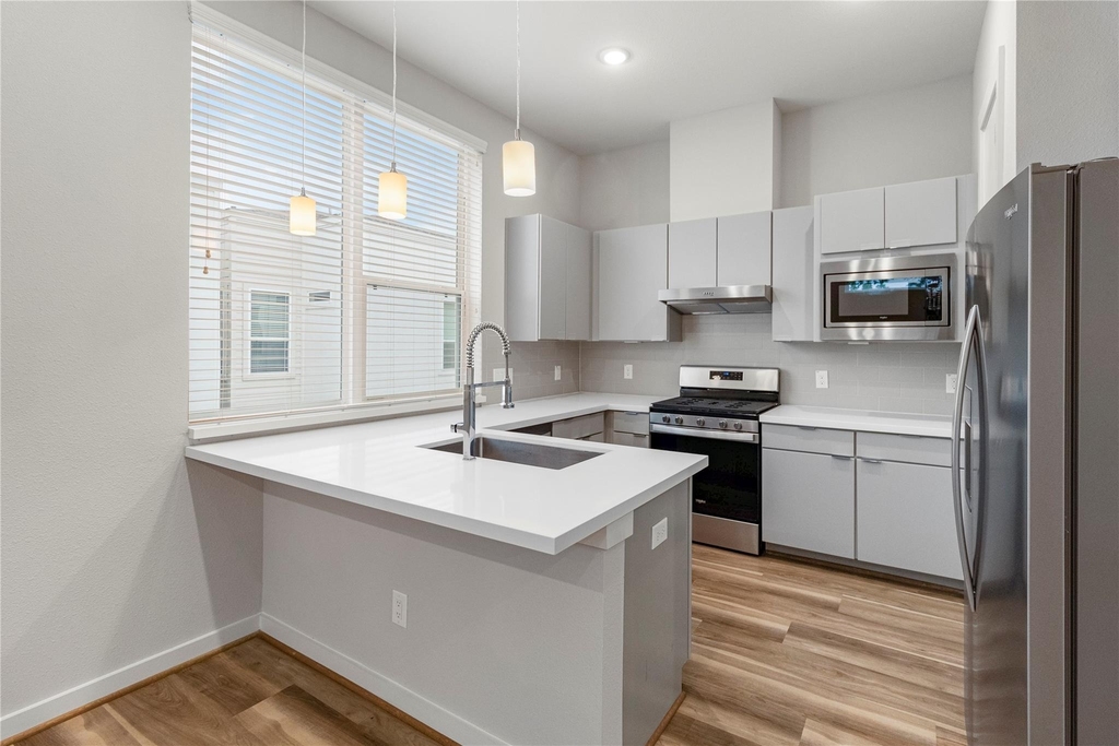 606 Thornton Road - Photo 0