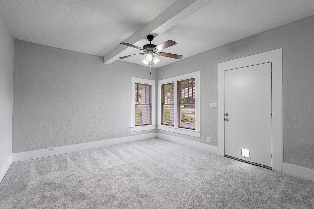 200 W Caroline Street - Photo 6