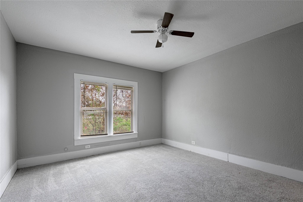 200 W Caroline Street - Photo 19