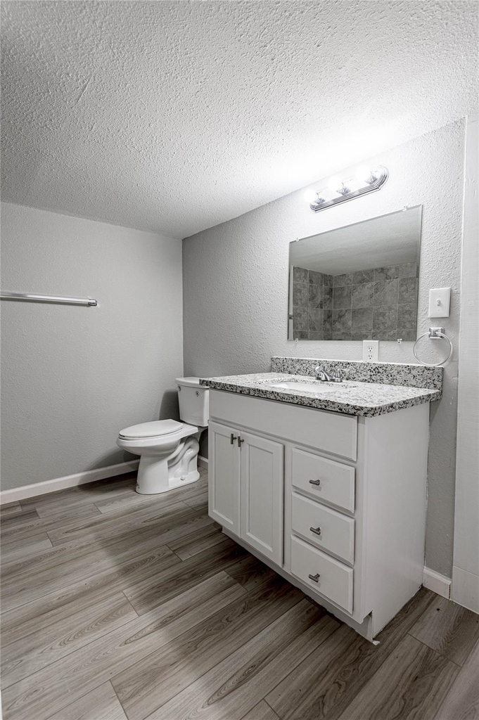 200 W Caroline Street - Photo 16