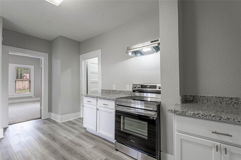 200 W Caroline Street - Photo 8