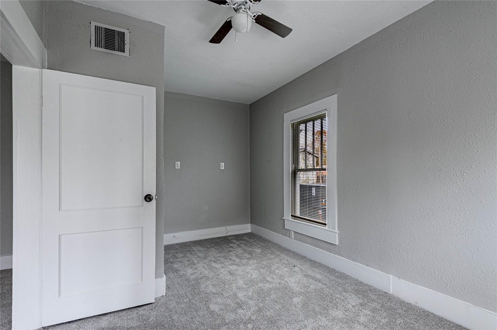 200 W Caroline Street - Photo 22