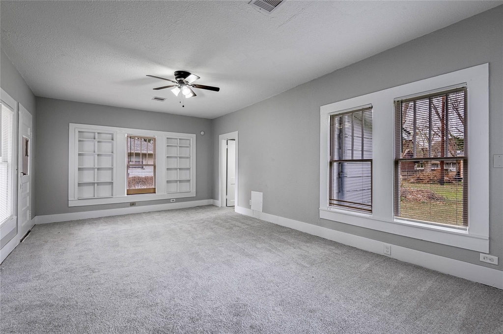 200 W Caroline Street - Photo 12