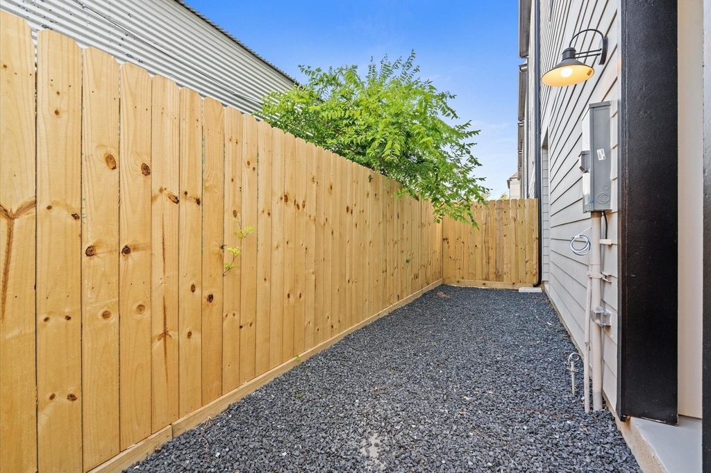 1307 Oak Tree Forest Court - Photo 28