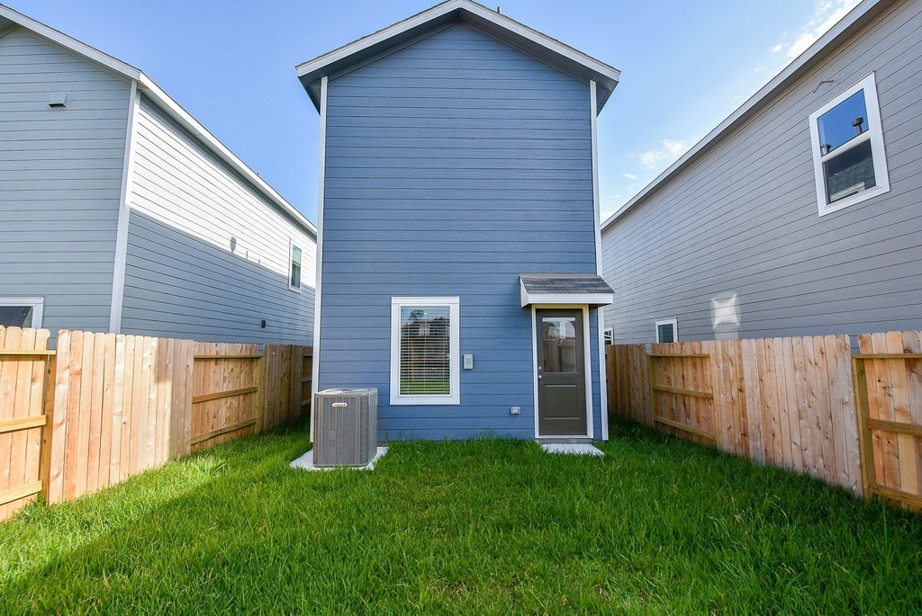 21430 Carosella Dr - Photo 29
