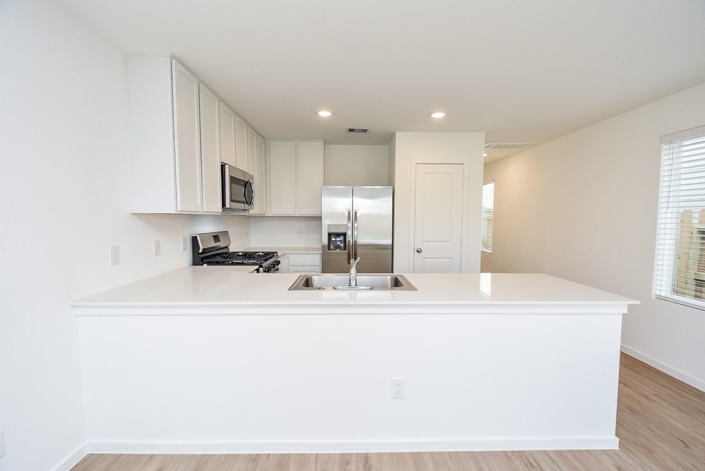 21430 Carosella Dr - Photo 8