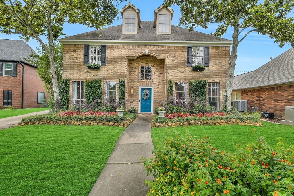 2111 Riverside Drive - Photo 0