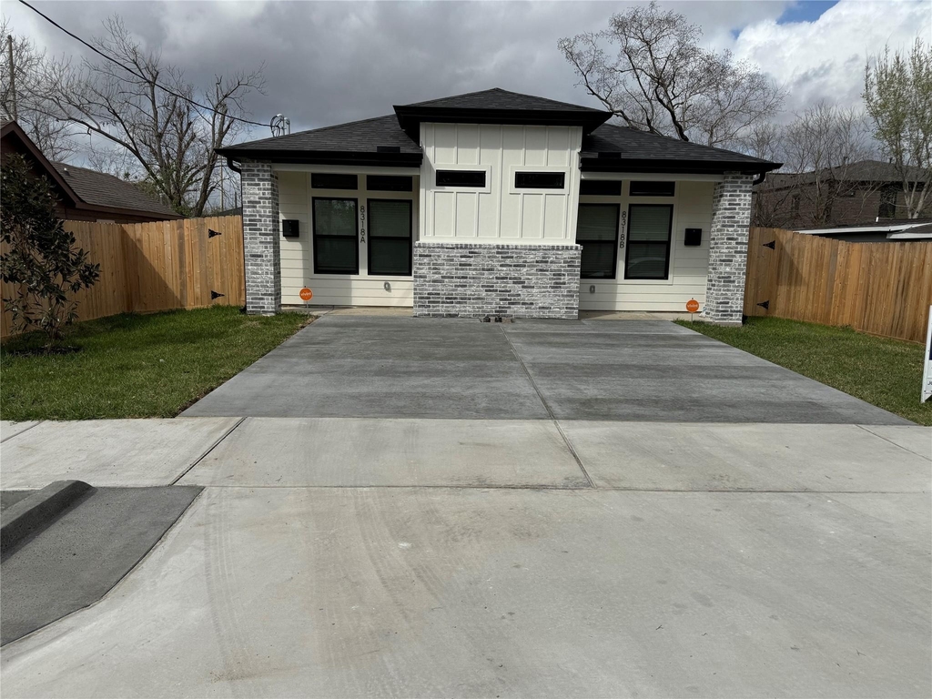 8318 Brandon Street - Photo 0