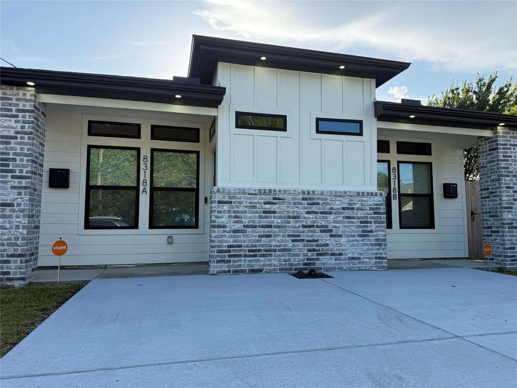 8318 Brandon Street - Photo 2