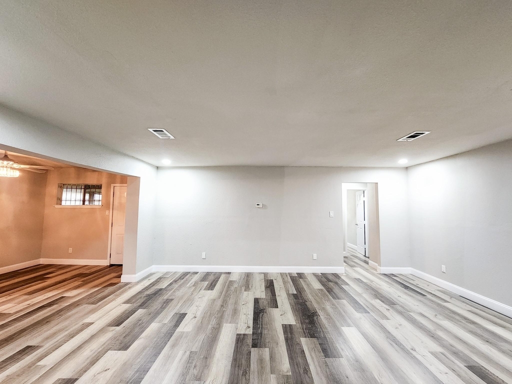 9750 Hillis Street - Photo 14