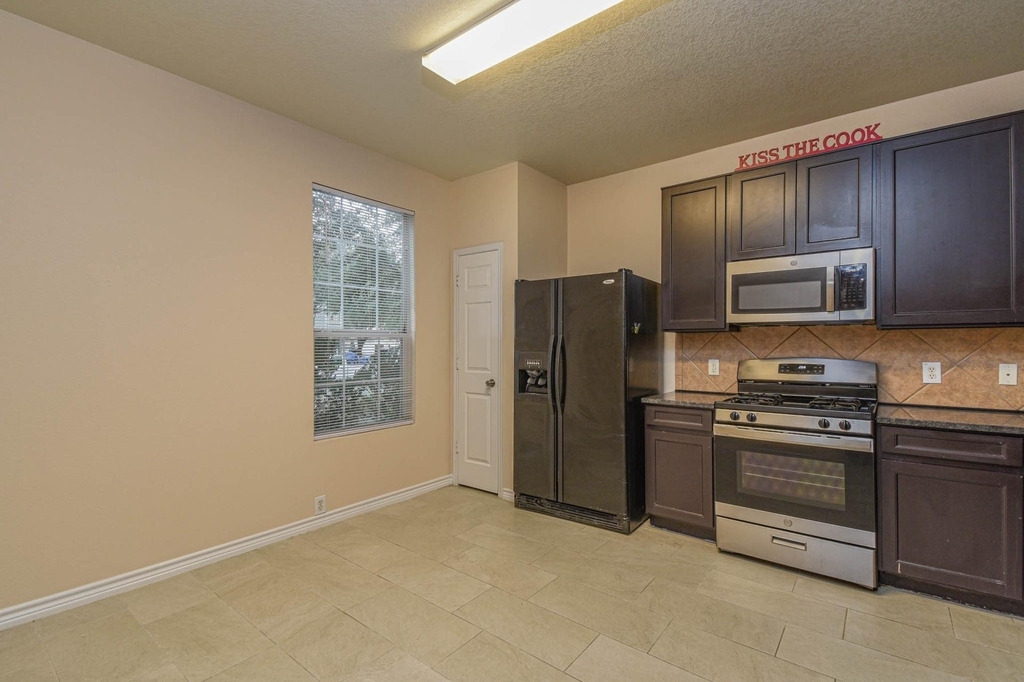 29704 Sullivan Oaks Drive - Photo 2