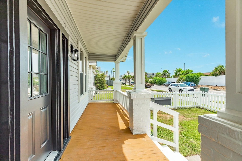 3730 Avenue T - Photo 3