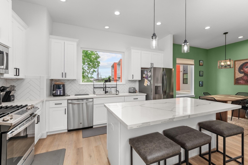 3030 Live Oak Street - Photo 4