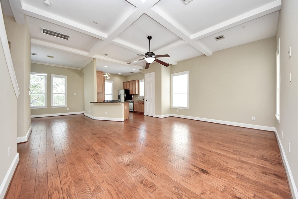 2119 Stuart Street - Photo 7