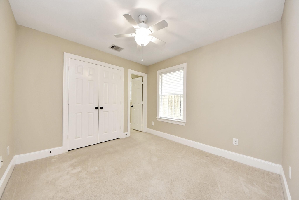 2119 Stuart Street - Photo 4