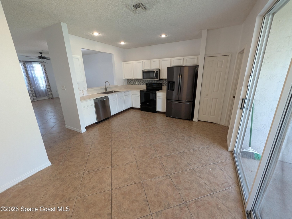 290 Marion Place - Photo 8