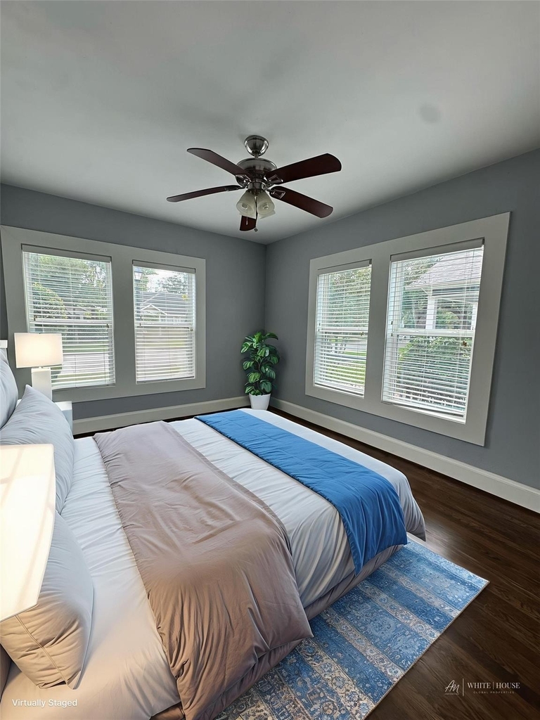 1011 E 6th 1/2 Street - Photo 2