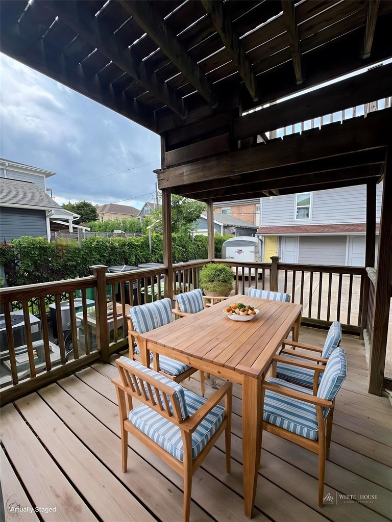 1011 E 6th 1/2 Street - Photo 3