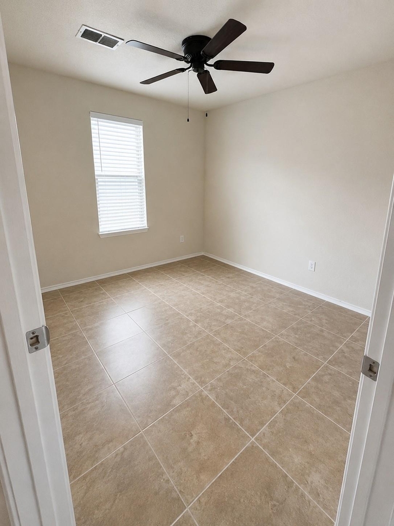 1518 Perennial Lane - Photo 8