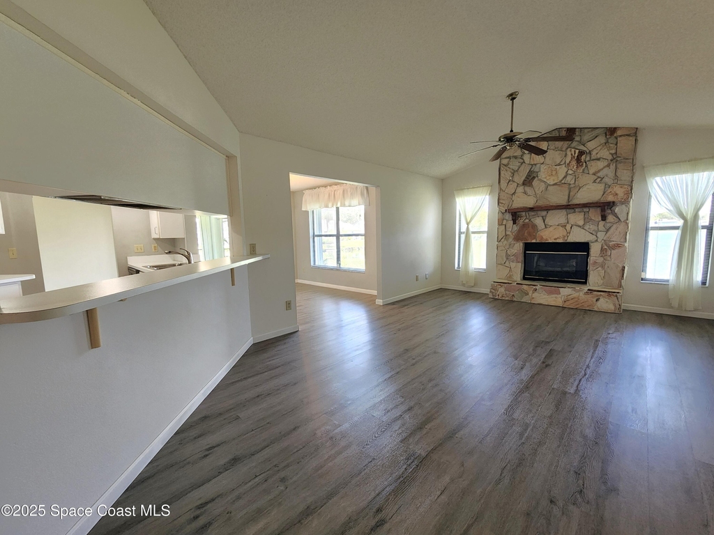 1244 Lakeview Drive - Photo 3