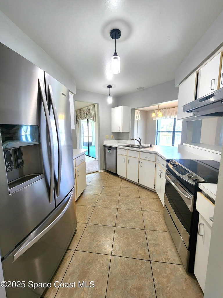 1244 Lakeview Drive - Photo 7
